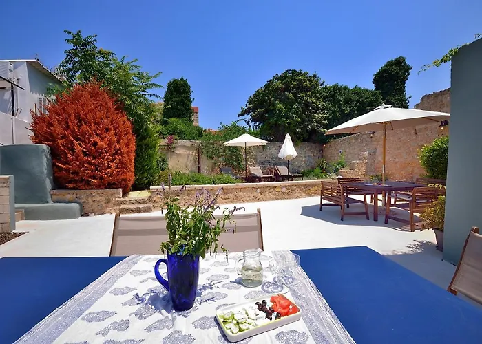 빌라 Leon - House In Medieval Town With Spacious Courtyard