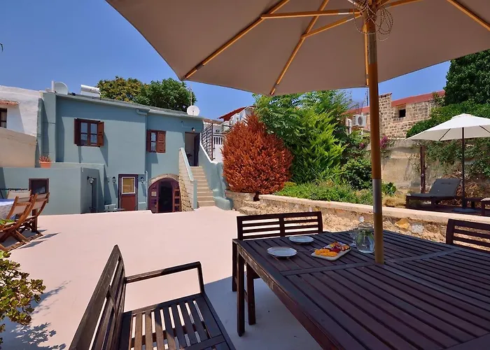 빌라 Leon - House In Medieval Town With Spacious Courtyard