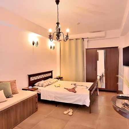 Leon - House In Medieval Town With Spacious Courtyard فيلة