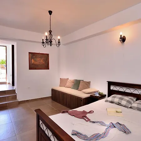 فيلة Leon - House In Medieval Town With Spacious Courtyard